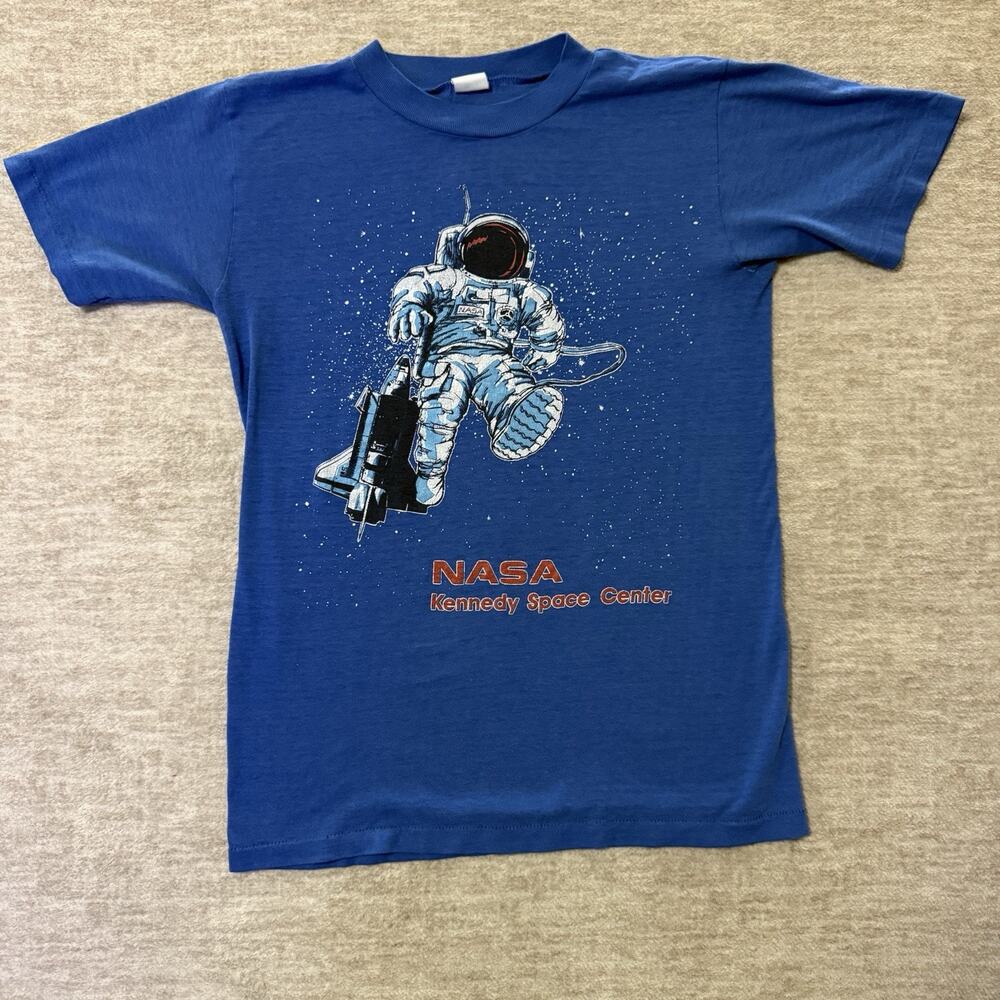 Vintage NASA Kennedy Space Center Rocket Ship T Shirt Man Earth Single Stitch